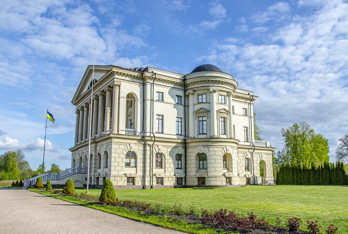 Палаци, маєтки та дворянські садиби Чернігівської області